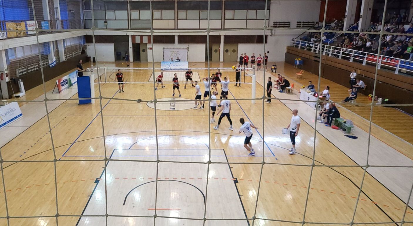 Röplabda -Húsvét  után idegenben  mérkőzika női és a frficsapat is